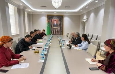 Dostlukly gatnaşyklar we geljegi uly başlangyçlar: Malaýziýanyň Türkmenistandaky Ilçisi Halkara senagatçylar we telekeçiler uniwersitetinde resmi saparda boldy